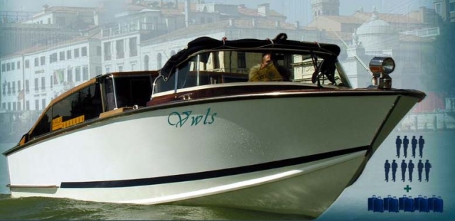  Bateaux à moteur Limousines 